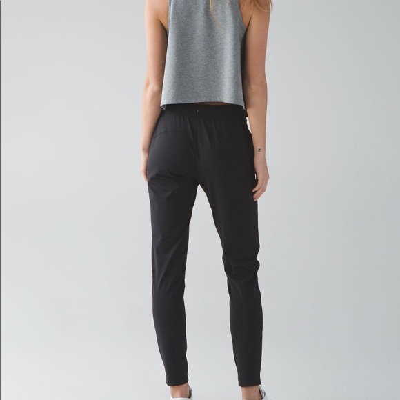 🎀 Lululemon Dropt Pant - Black Size 4 🎀 - Picture 3 of 3